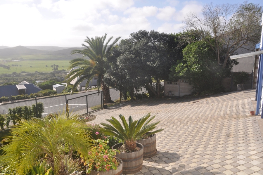 5 Bedroom Property for Sale in Fraaiuitsig Western Cape